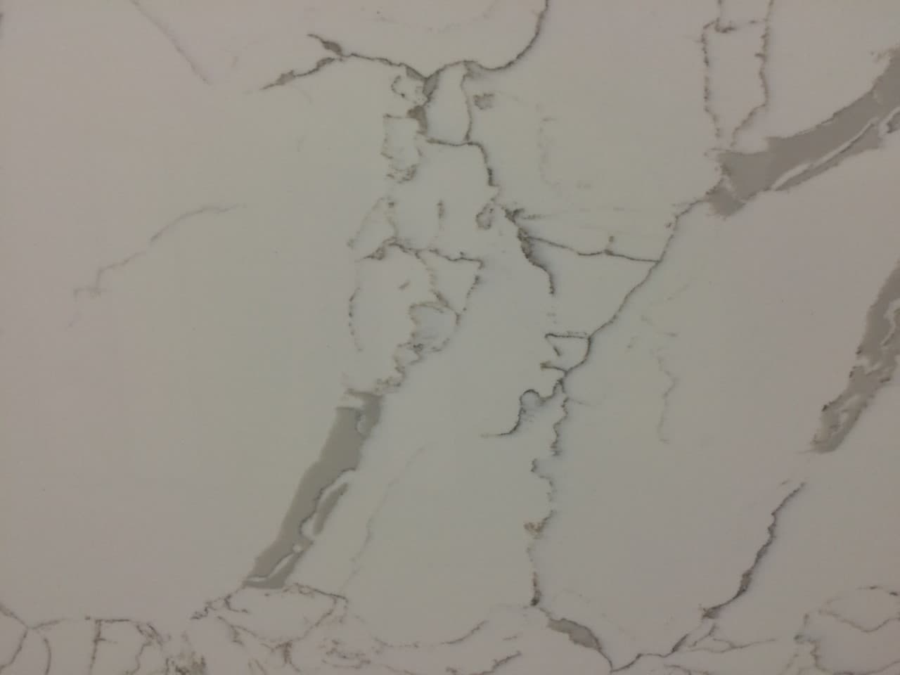 Calacutta Miel SP, quartz slab