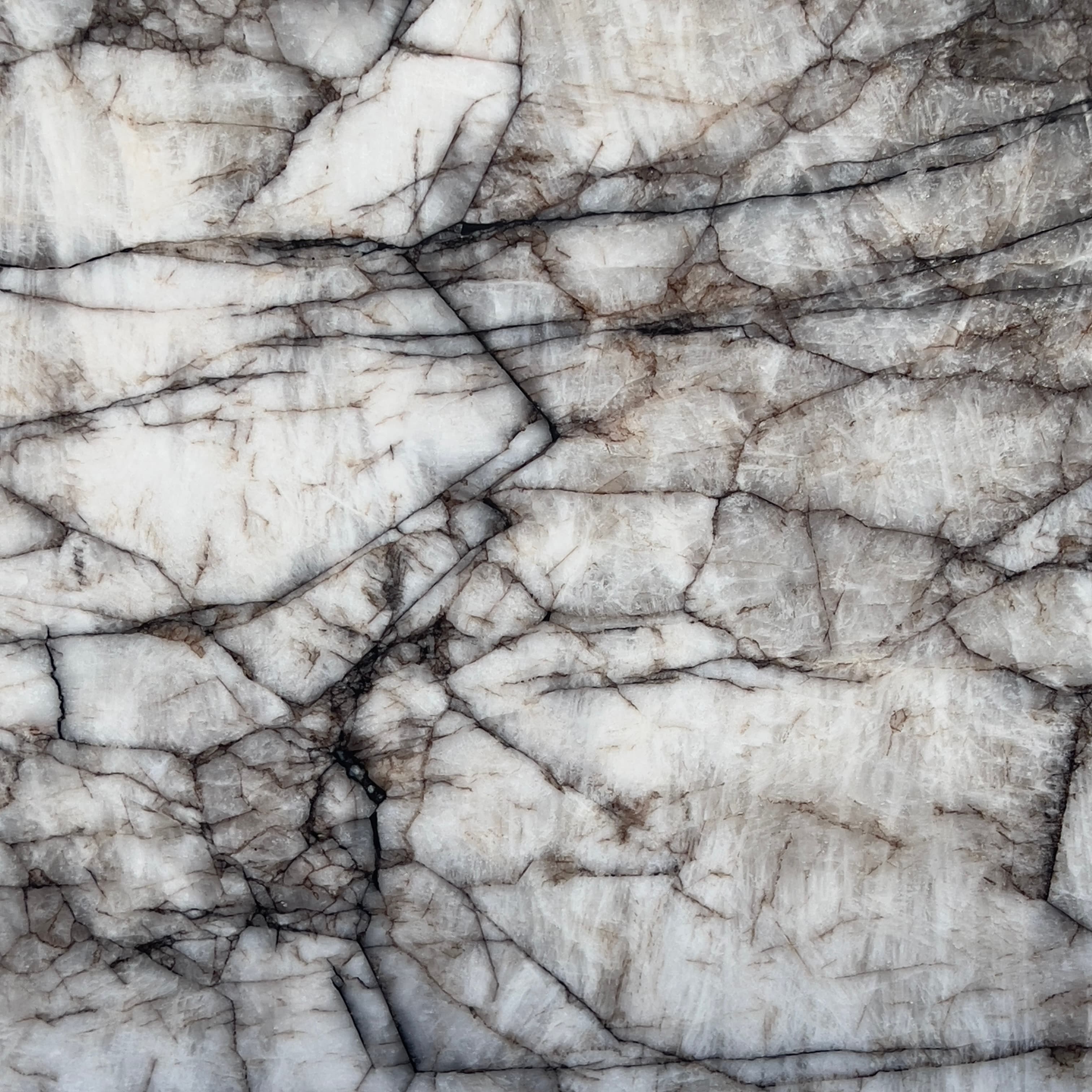 Cristallo Soulages Gold, quartzite slab